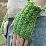 knit mitts - charity knitting pattern by debbie tomkies of dt craft and design